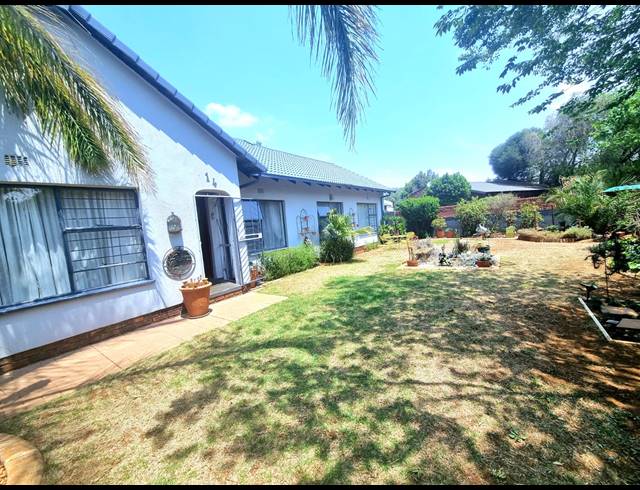 4 BEDROOM HOUSE FOR SALE IN MAYBERRY PARK